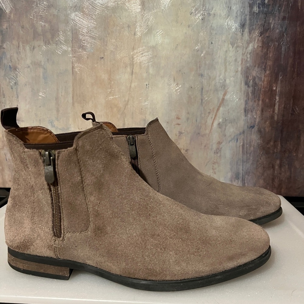 Call It Spring Chelsea Boots Mens Size 10 Taupe Excellent Suede Side Zip Ankle